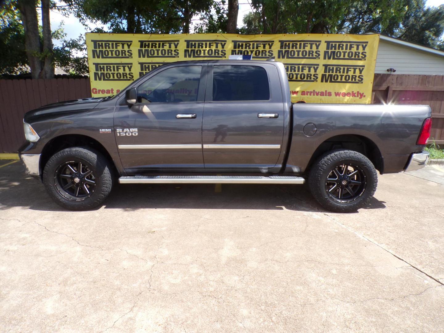 2015 RAM 1500 SLT Crew Cab SWB 2WD (1C6RR6LT2FS) with an 5.7L V8 OHV 16V engine, 6-Speed Automatic transmission, located at 16710 Clay Rd., Houston, TX, 77084, (281) 859-7900, 29.834864, -95.656166 - Photo#0