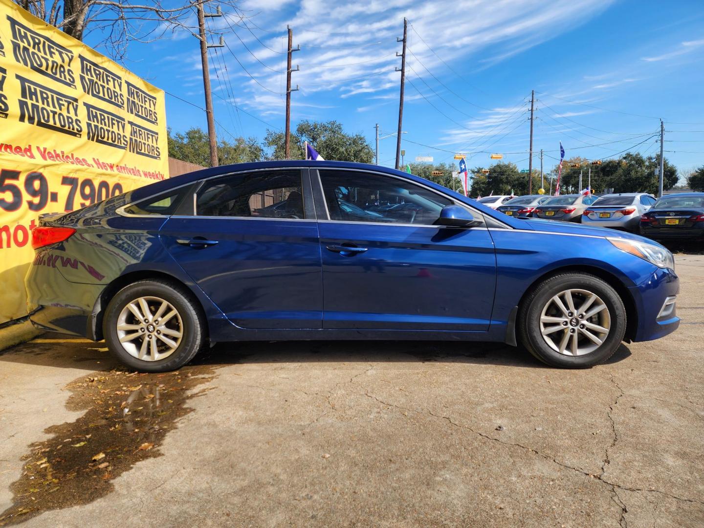 2015 Blue /Gray Hyundai Sonata ECO (5NPE24AF4FH) with an 1.6L L4 DOHC 16V engine, 7-Speed Automatic transmission, located at 16710 Clay Rd., Houston, TX, 77084, (281) 859-7900, 29.834864, -95.656166 - Photo#3