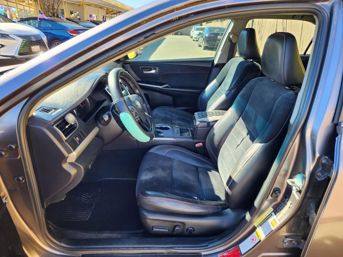 2015 Gray /Black Toyota Camry SE (4T1BF1FK0FU) with an 2.5L L4 DOHC 16V engine, Automatic 6-Speed transmission, located at 16710 Clay Rd., Houston, TX, 77084, (281) 859-7900, 29.834864, -95.656166 - Photo#19