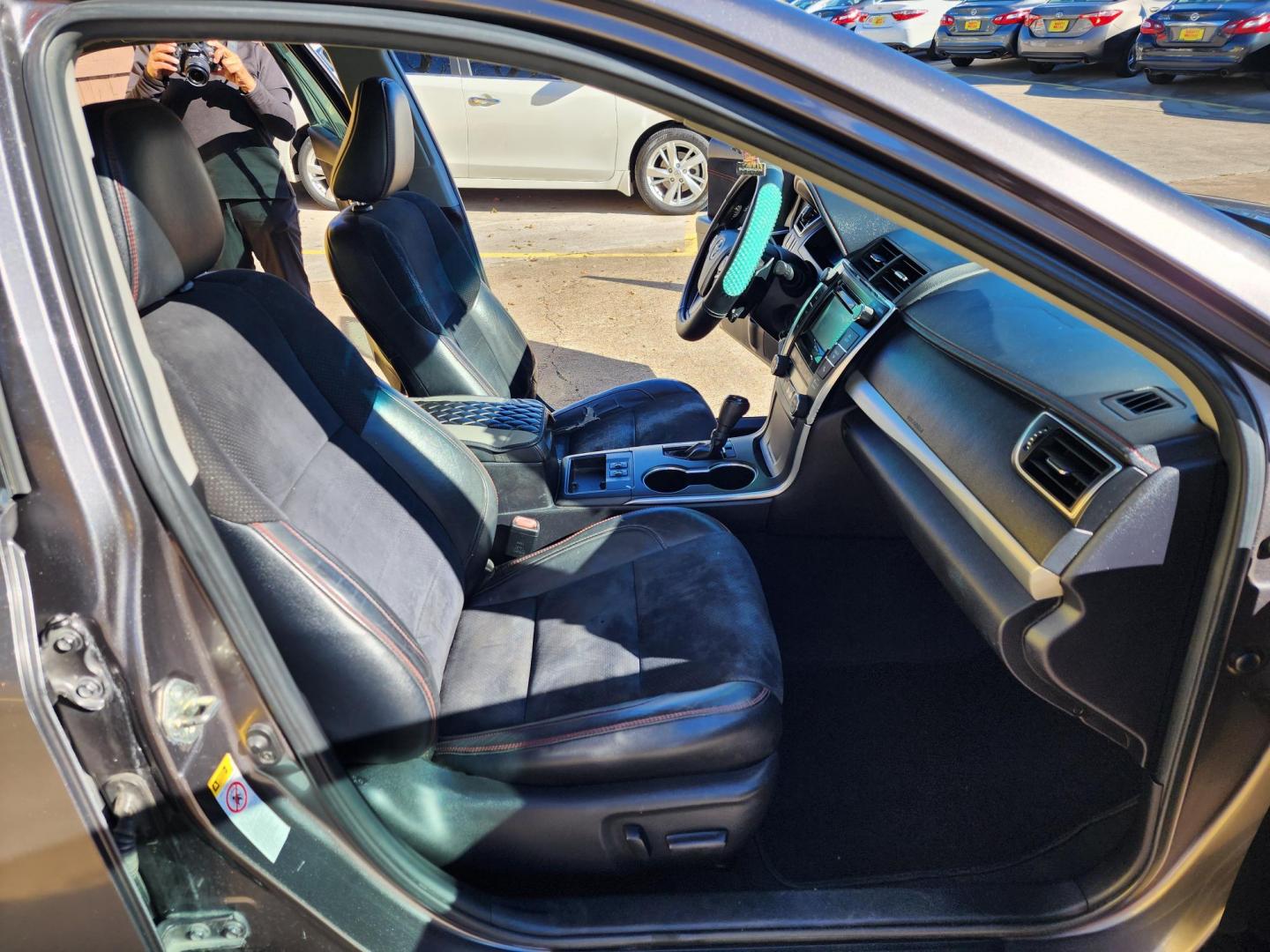 2015 Gray /Black Toyota Camry SE (4T1BF1FK0FU) with an 2.5L L4 DOHC 16V engine, Automatic 6-Speed transmission, located at 16710 Clay Rd., Houston, TX, 77084, (281) 859-7900, 29.834864, -95.656166 - Photo#21