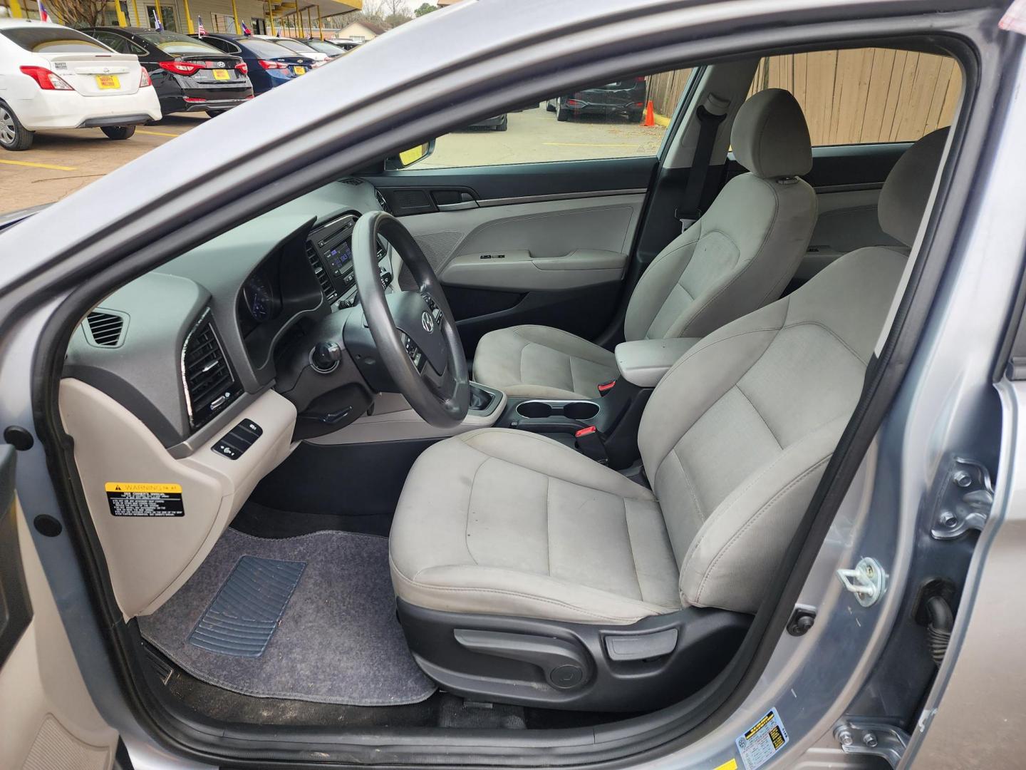 2017 Gray /Gray Hyundai Elantra SE 6AT (5NPD74LF8HH) with an 1.8L L4 DOHC 16V engine, Automatic 6-Speed transmission, located at 16710 Clay Rd., Houston, TX, 77084, (281) 859-7900, 29.834864, -95.656166 - Photo#10