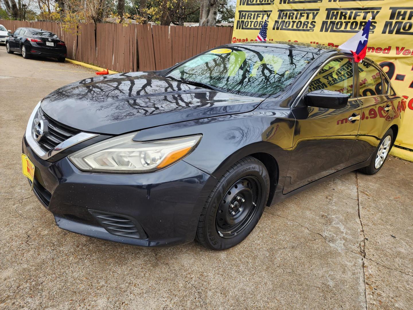 2017 Gray /Black Nissan Altima 2.5 S (1N4AL3AP0HN) with an 2.5L L4 DOHC 16V engine, CVT transmission, located at 16710 Clay Rd., Houston, TX, 77084, (281) 859-7900, 29.834864, -95.656166 - Photo#1