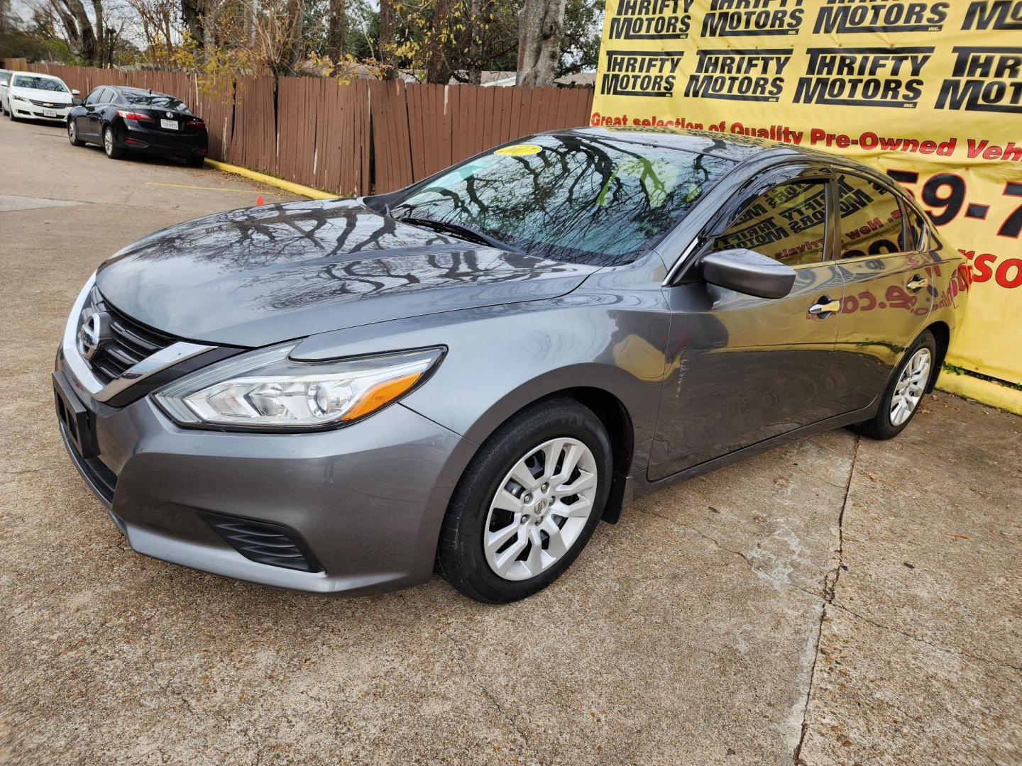 2017 Gray /Black Nissan Altima 2.5 S (1N4AL3AP5HC) with an 2.5L L4 DOHC 16V engine, CVT transmission, located at 16710 Clay Rd., Houston, TX, 77084, (281) 859-7900, 29.834864, -95.656166 - Photo#1