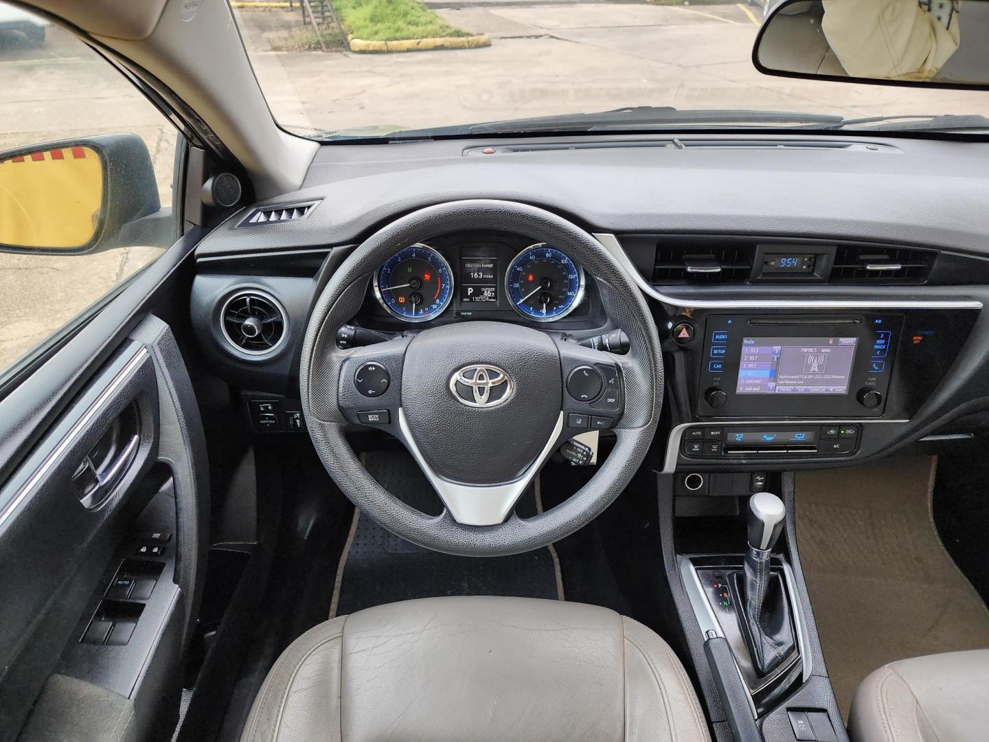 2018 Gray /Gray Toyota Corolla SE 6M (5YFBURHE8JP) with an 1.8L L4 DOHC 16V engine, 6M transmission, located at 16710 Clay Rd., Houston, TX, 77084, (281) 859-7900, 29.834864, -95.656166 - Photo#7