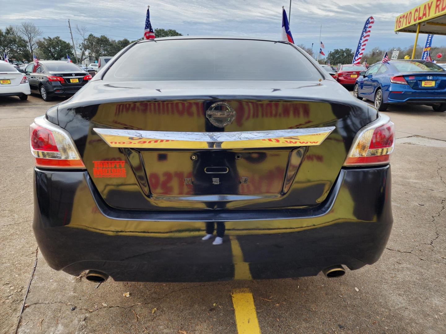 2015 Black /Black Nissan Altima 2.5 S (1N4AL3AP0FC) with an 2.5L L4 DOHC 16V engine, Continuously Variable Transmission transmission, located at 16710 Clay Rd., Houston, TX, 77084, (281) 859-7900, 29.834864, -95.656166 - Photo#13