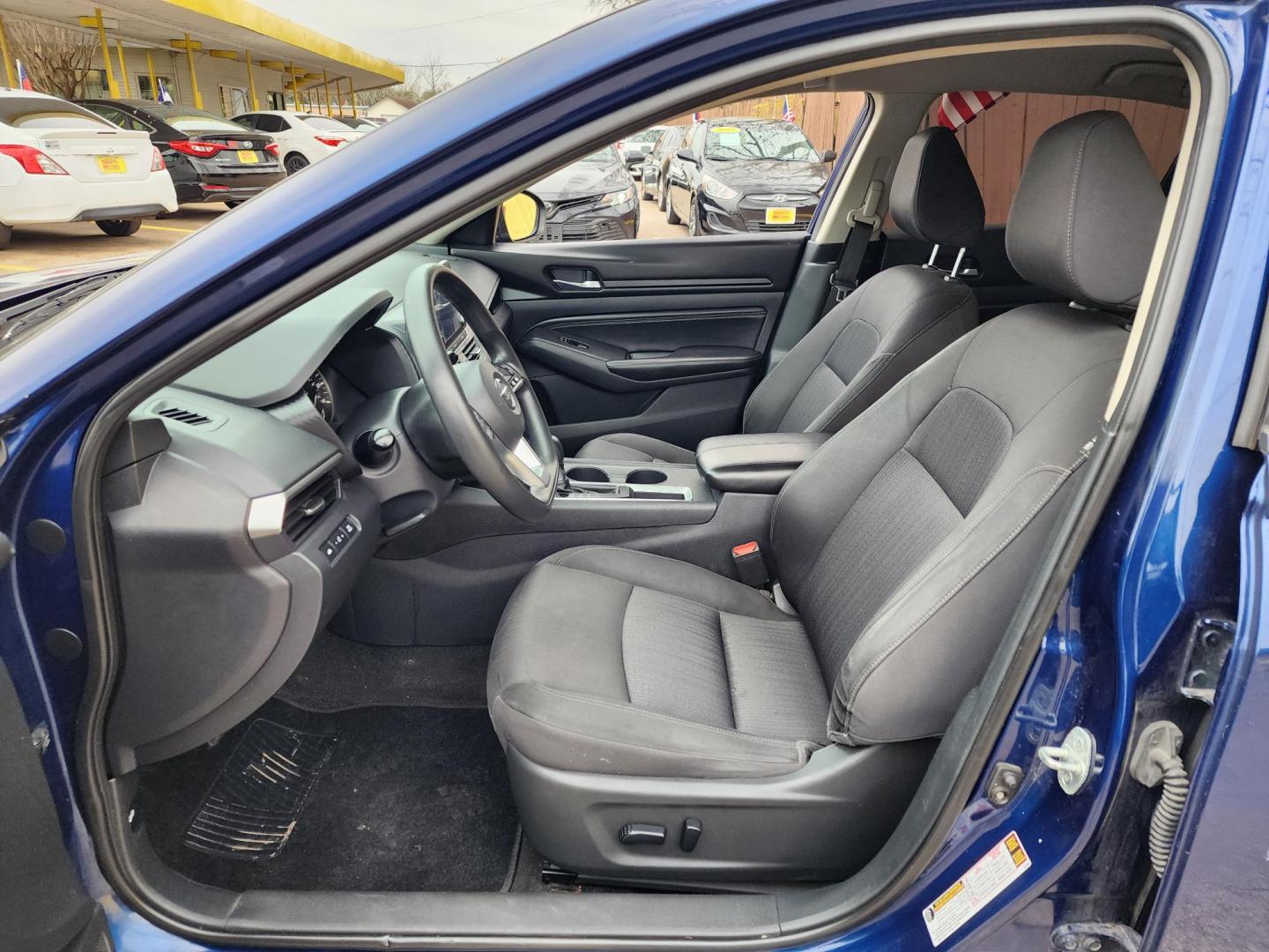 2019 Blue /Gray Nissan Altima 2.5 S (1N4BL4BV0KC) with an 2.5L L4 DOHC 16V engine, CVT transmission, located at 16710 Clay Rd., Houston, TX, 77084, (281) 859-7900, 29.834864, -95.656166 - Photo#10