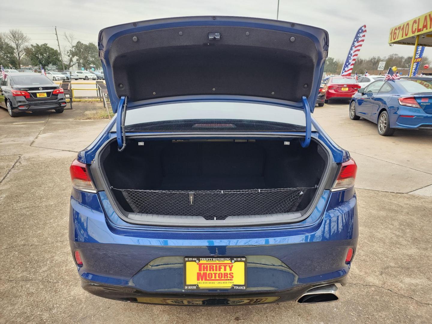 2018 Blue /Gray Hyundai Sonata SE (5NPE24AF7JH) with an 2.4L L4 DOHC 16V engine, 7A transmission, located at 16710 Clay Rd., Houston, TX, 77084, (281) 859-7900, 29.834864, -95.656166 - Photo#14