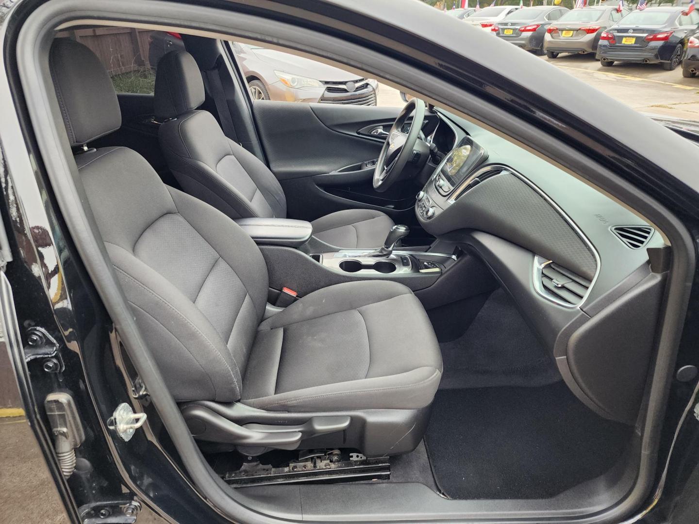 2019 Black /Gray Chevrolet Malibu LT (1G1ZD5ST1KF) with an 1.5L L4 DOHC 16V engine, 6A transmission, located at 16710 Clay Rd., Houston, TX, 77084, (281) 859-7900, 29.834864, -95.656166 - Photo#12