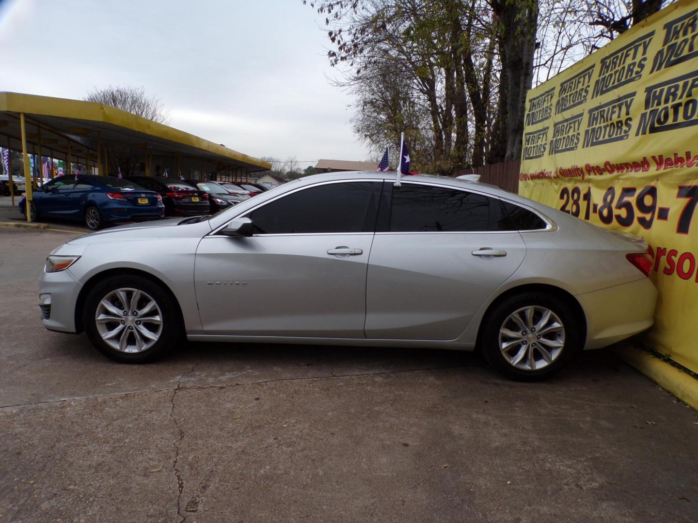 2019 Silver /Gray Chevrolet Malibu LT (1G1ZD5ST6KF) with an 1.5L L4 DOHC 16V engine, 6A transmission, located at 16710 Clay Rd., Houston, TX, 77084, (281) 859-7900, 29.834864, -95.656166 - Photo#3