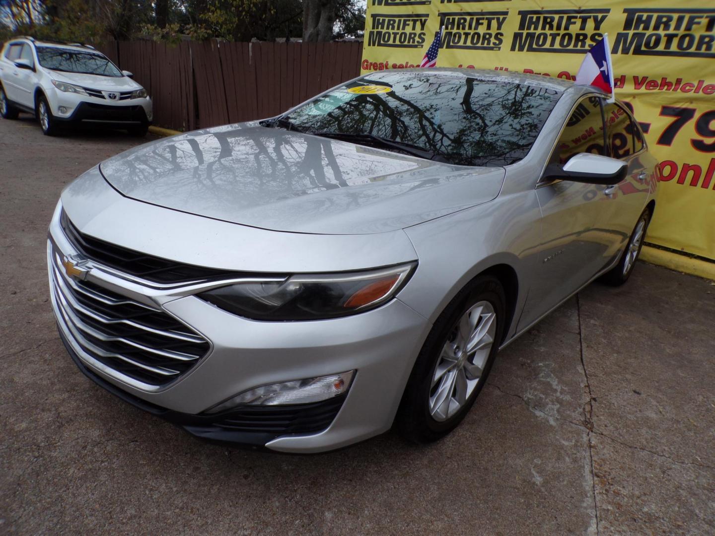 2019 Silver /Gray Chevrolet Malibu LT (1G1ZD5ST6KF) with an 1.5L L4 DOHC 16V engine, 6A transmission, located at 16710 Clay Rd., Houston, TX, 77084, (281) 859-7900, 29.834864, -95.656166 - Photo#2