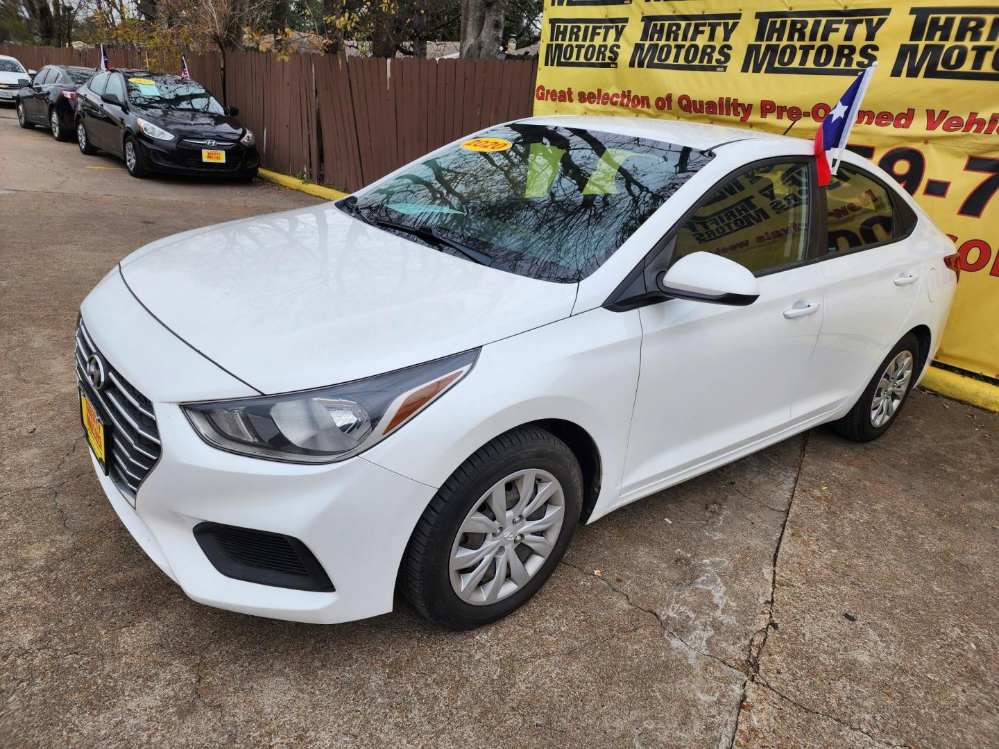 2020 White /Gray Hyundai Accent SEL 4-Door 6A (3KPC24A66LE) with an 1.6L L4 DOHC 16V engine, Automatic 6-Speed transmission, located at 16710 Clay Rd., Houston, TX, 77084, (281) 859-7900, 29.834864, -95.656166 - Photo#1