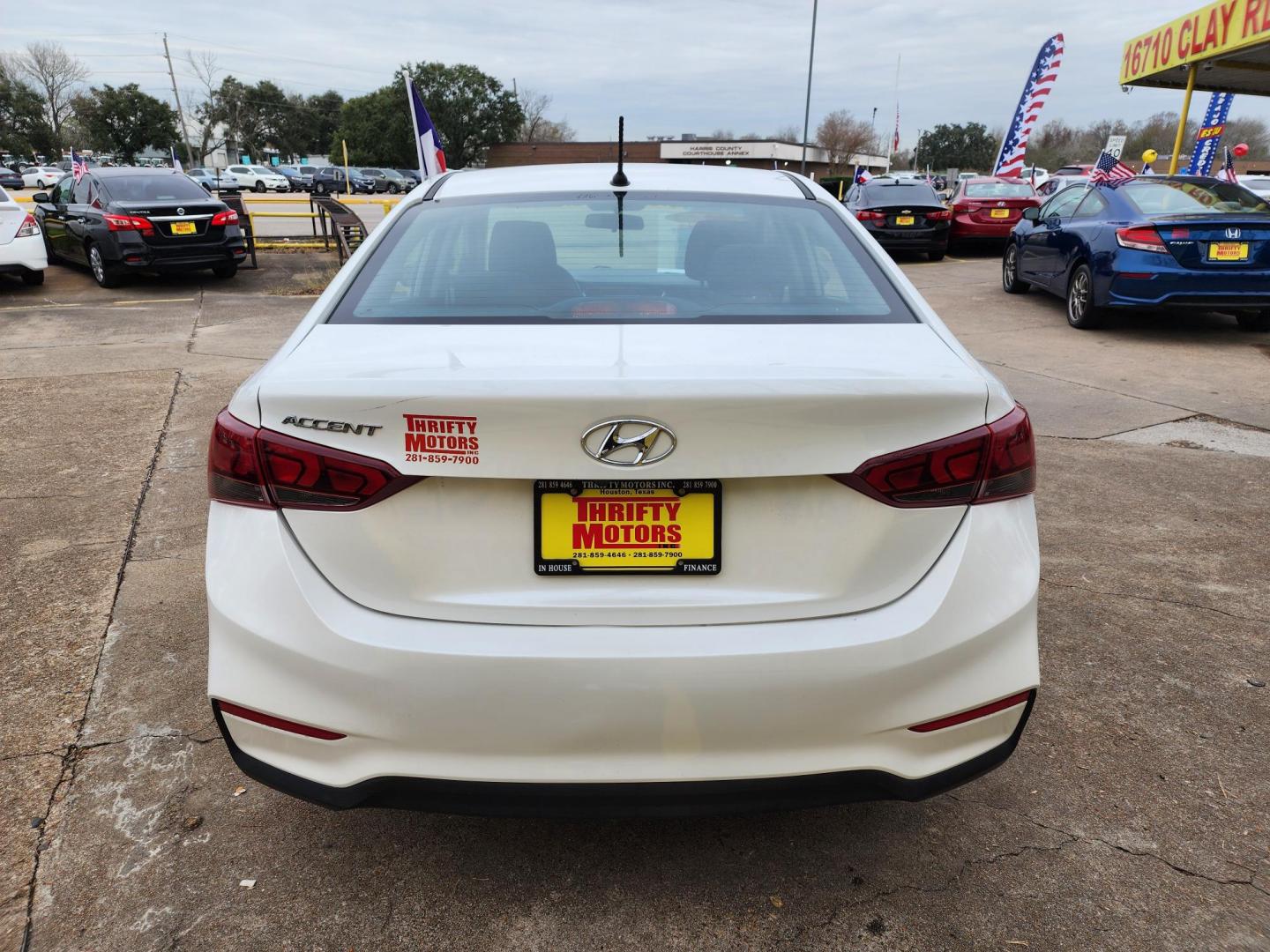 2020 White /Gray Hyundai Accent SEL 4-Door 6A (3KPC24A66LE) with an 1.6L L4 DOHC 16V engine, Automatic 6-Speed transmission, located at 16710 Clay Rd., Houston, TX, 77084, (281) 859-7900, 29.834864, -95.656166 - Photo#5