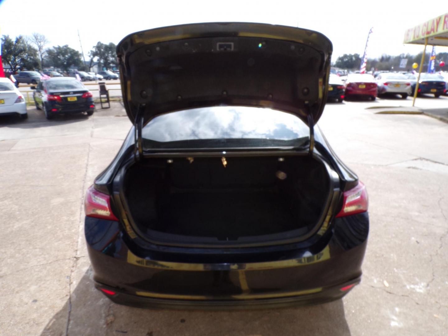 2021 Black /Gray Chevrolet Malibu LT (1G1ZD5ST3MF) with an 1.5L L4 DOHC 16V engine, 6A transmission, located at 16710 Clay Rd., Houston, TX, 77084, (281) 859-7900, 29.834864, -95.656166 - Photo#14