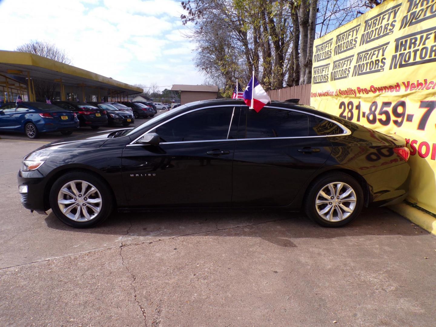 2021 Black /Gray Chevrolet Malibu LT (1G1ZD5ST3MF) with an 1.5L L4 DOHC 16V engine, 6A transmission, located at 16710 Clay Rd., Houston, TX, 77084, (281) 859-7900, 29.834864, -95.656166 - Photo#4