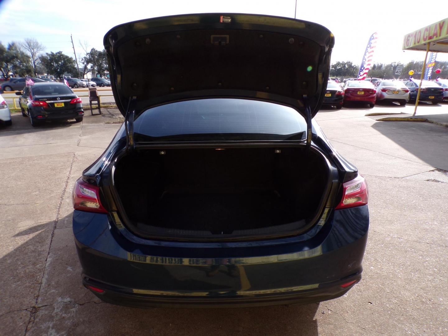 2020 Blue /Gray Chevrolet Malibu LT (1G1ZD5STXLF) with an 1.5L L4 DOHC 16V engine, 6A transmission, located at 16710 Clay Rd., Houston, TX, 77084, (281) 859-7900, 29.834864, -95.656166 - Photo#14