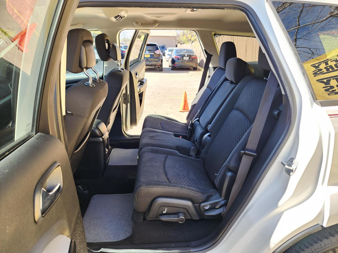 2018 White /Black Dodge Journey SXT (3C4PDCBB3JT) with an 2.4L L6 DOHC 16V engine, 4A transmission, located at 16710 Clay Rd., Houston, TX, 77084, (281) 859-7900, 29.834864, -95.656166 - Photo#12