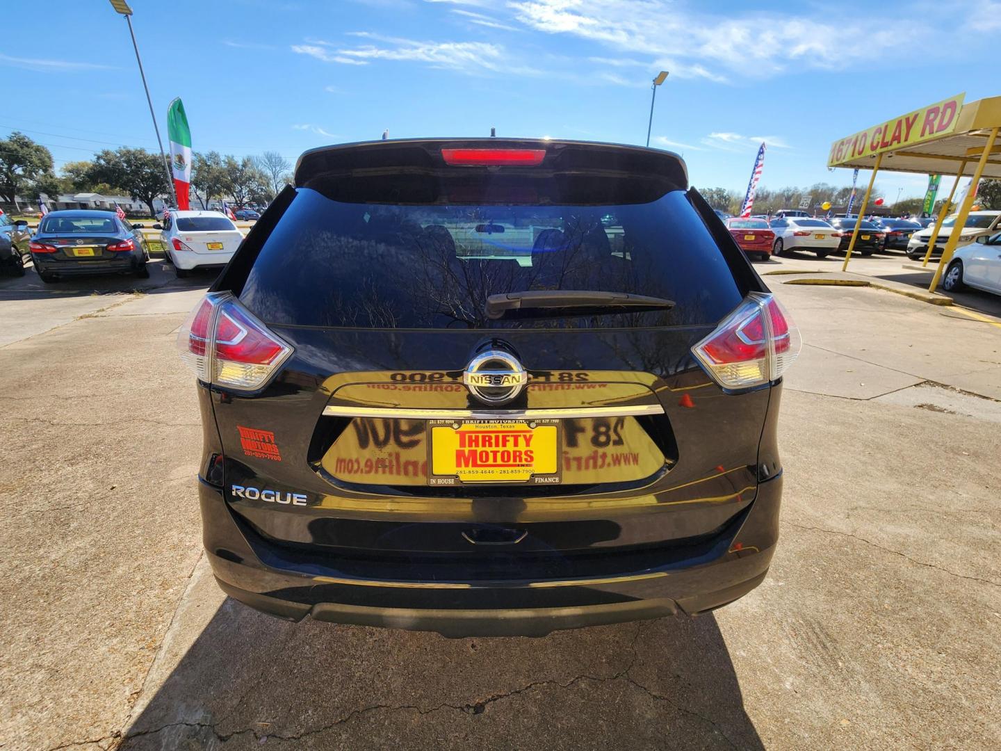 2016 Black /Gray Nissan Rogue S 2WD (5N1AT2MT1GC) with an 2.5L L4 DOHC 16V engine, CVT transmission, located at 16710 Clay Rd., Houston, TX, 77084, (281) 859-7900, 29.834864, -95.656166 - Photo#5