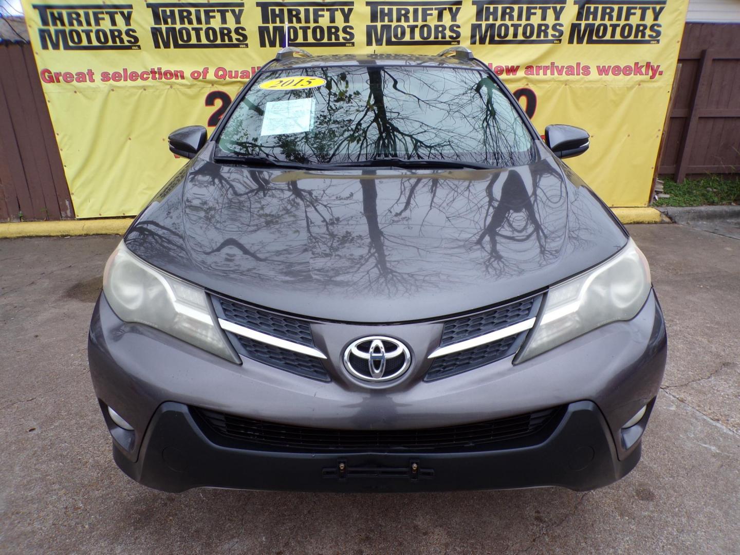 2015 Gray /Gray Toyota RAV4 XLE FWD (2T3WFREV1FW) with an 2.5L L4 DOHC 16V engine, 6-Speed Automatic transmission, located at 16710 Clay Rd., Houston, TX, 77084, (281) 859-7900, 29.834864, -95.656166 - Photo#0