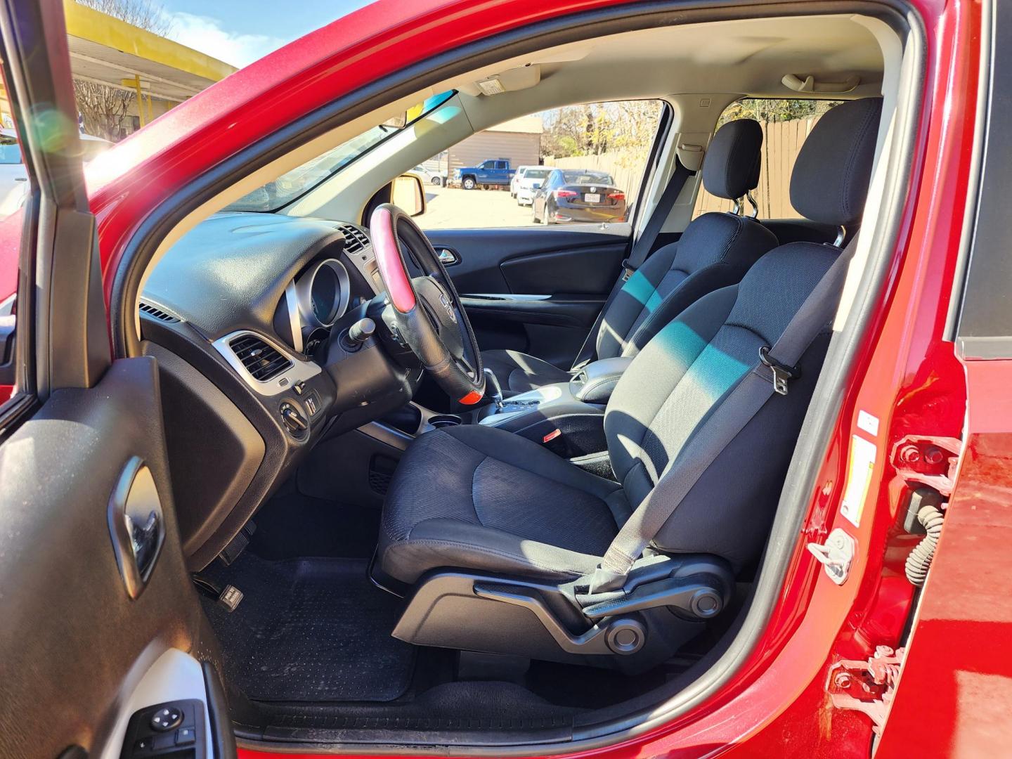 2018 Red /Black Dodge Journey SE (3C4PDCAB0JT) with an 2.4L L4 DOHC 16V engine, Automatic transmission, located at 16710 Clay Rd., Houston, TX, 77084, (281) 859-7900, 29.834864, -95.656166 - Photo#10