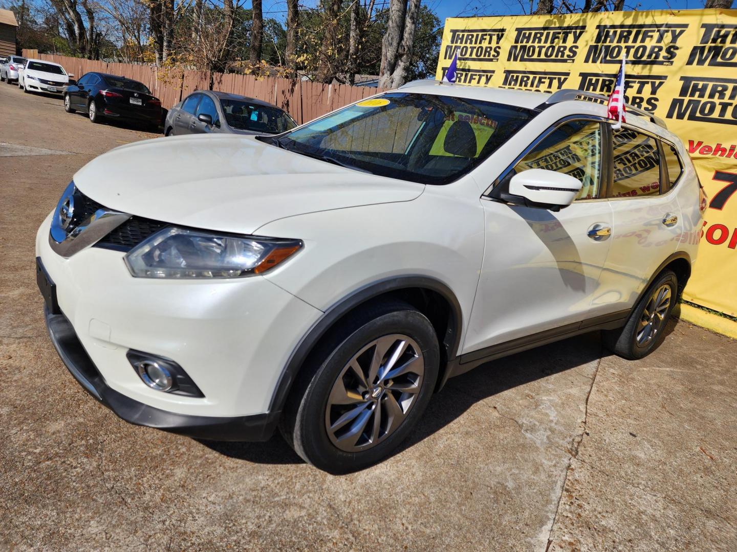 2016 White /Gray Nissan Rogue S 2WD (KNMAT2MT7GP) with an 2.5L L4 DOHC 16V engine, CVT transmission, located at 16710 Clay Rd., Houston, TX, 77084, (281) 859-7900, 29.834864, -95.656166 - Photo#1