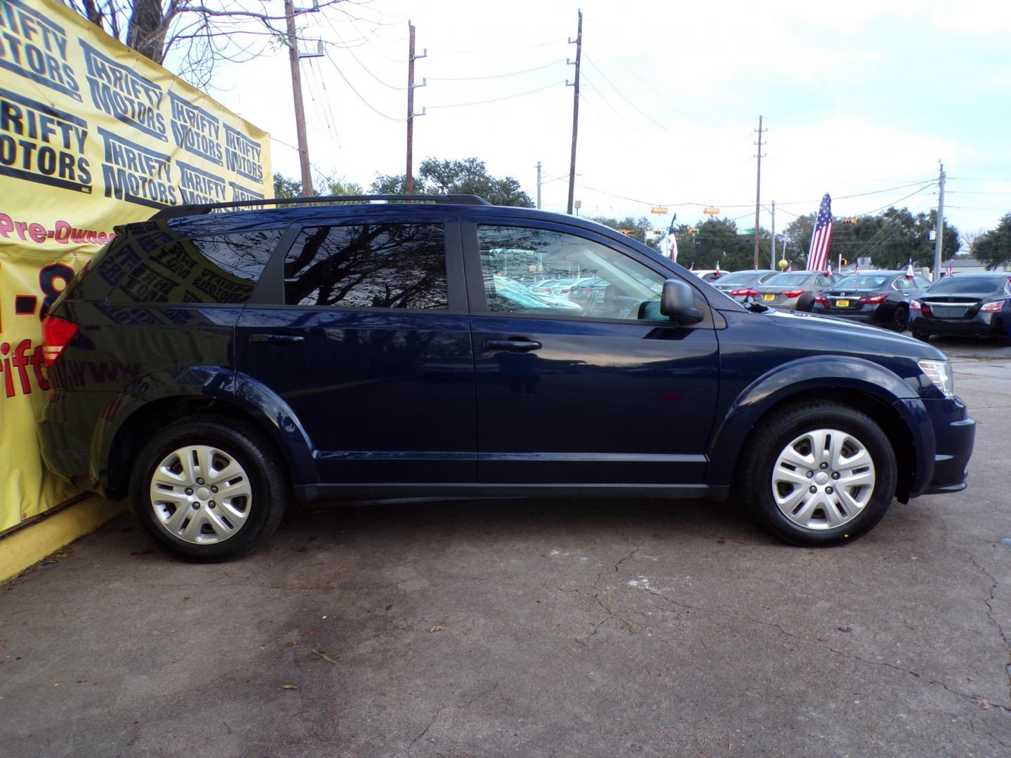 2020 Blue /Gray Dodge Journey SE Value (3C4PDCAB1LT) with an 2.4L L4 DOHC 16V engine, 6A transmission, located at 16710 Clay Rd., Houston, TX, 77084, (281) 859-7900, 29.834864, -95.656166 - Photo#3