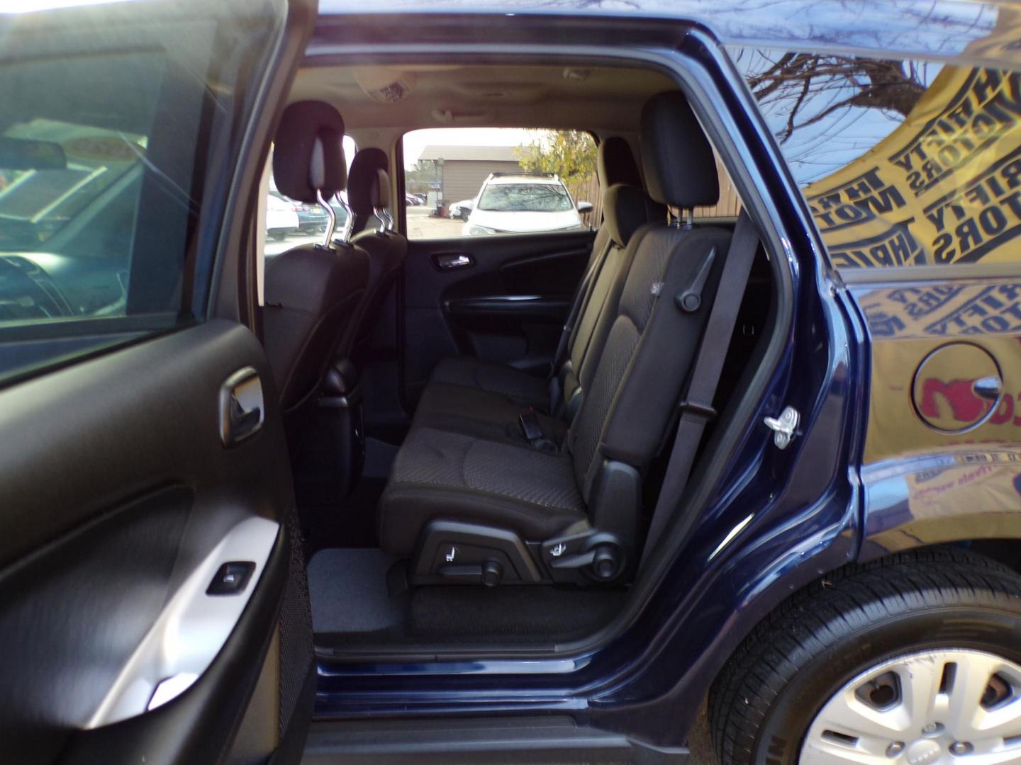 2020 Blue /Gray Dodge Journey SE Value (3C4PDCAB1LT) with an 2.4L L4 DOHC 16V engine, 6A transmission, located at 16710 Clay Rd., Houston, TX, 77084, (281) 859-7900, 29.834864, -95.656166 - Photo#10