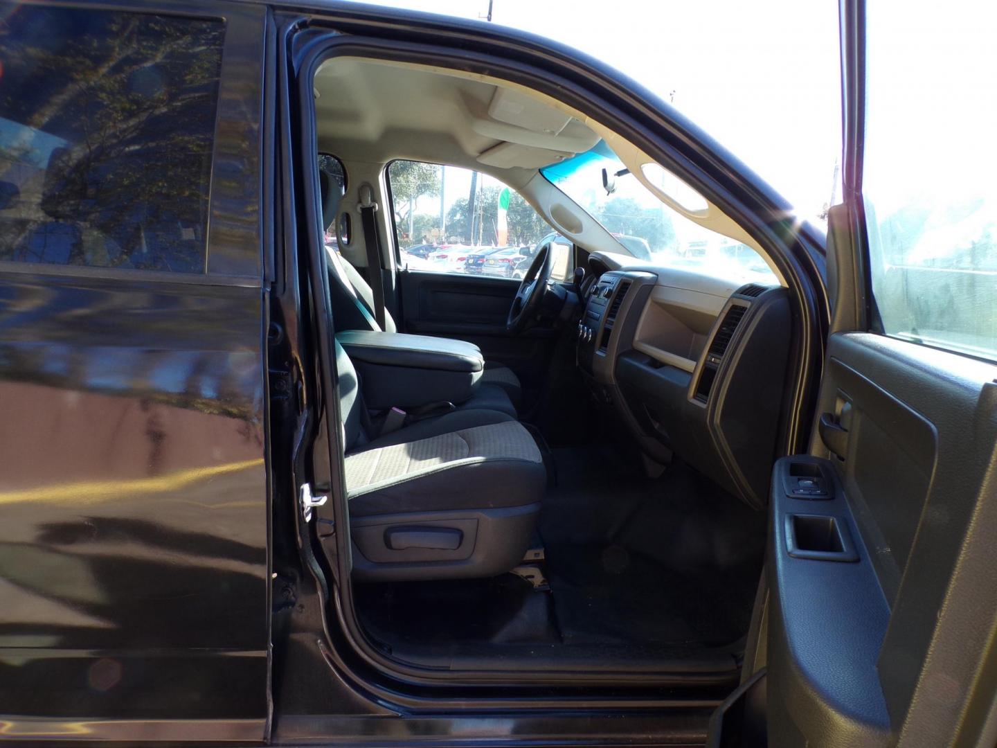 2011 Black /Gray Dodge Ram 1500 SLT Crew Cab 4WD (1D7RV1CP8BS) with an 4.7L V8 SOHC 16V FFV engine, 5-Speed Automatic transmission, located at 16710 Clay Rd., Houston, TX, 77084, (281) 859-7900, 29.834864, -95.656166 - Photo#11