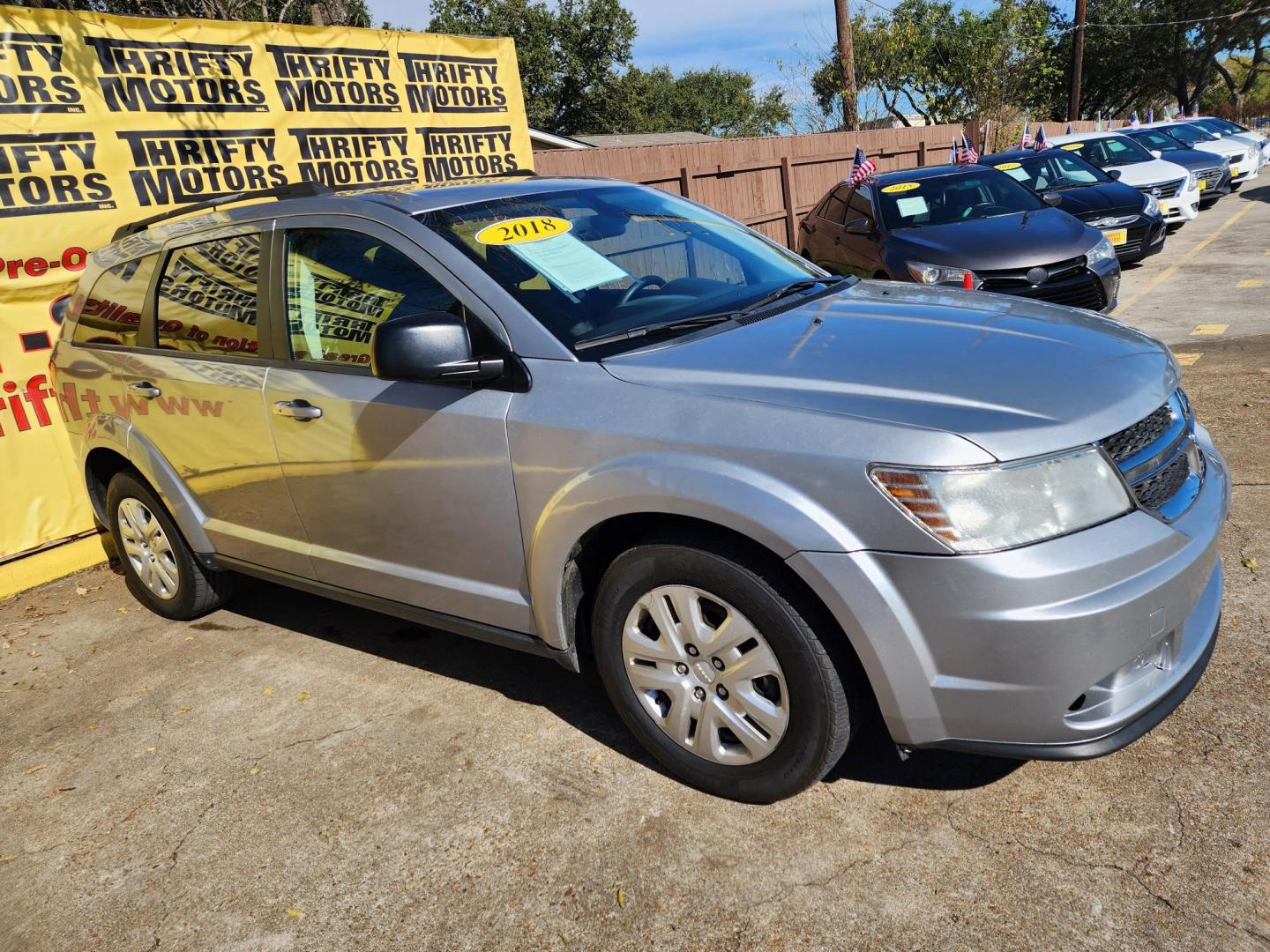 2018 Silver /Gray Dodge Journey SE (3C4PDCAB4JT) with an 2.4L L4 DOHC 16V engine, Automatic transmission, located at 16710 Clay Rd., Houston, TX, 77084, (281) 859-7900, 29.834864, -95.656166 - Photo#2