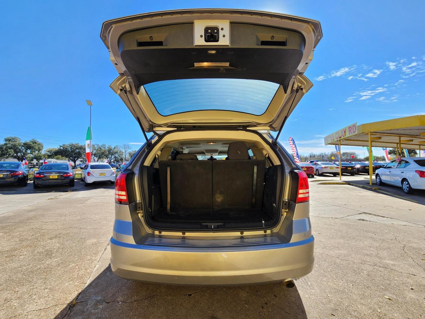 2018 Silver /Gray Dodge Journey SE (3C4PDCAB4JT) with an 2.4L L4 DOHC 16V engine, Automatic transmission, located at 16710 Clay Rd., Houston, TX, 77084, (281) 859-7900, 29.834864, -95.656166 - Photo#15