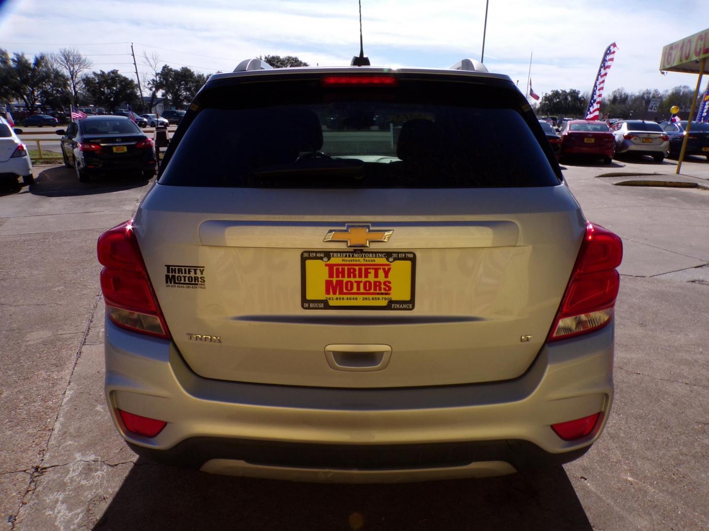 2018 Silver /Black Chevrolet Trax LT FWD (3GNCJLSB5JL) with an 1.4L L4 DOHC 16V engine, 6A transmission, located at 16710 Clay Rd., Houston, TX, 77084, (281) 859-7900, 29.834864, -95.656166 - Photo#5