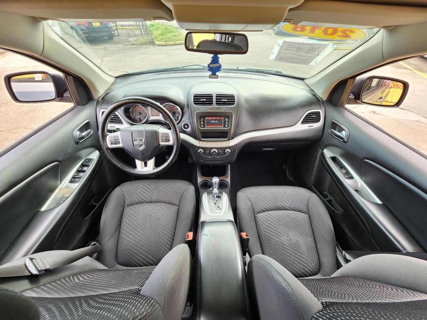 2018 Silver /Gray Dodge Journey SE (3C4PDCAB4JT) with an 2.4L L4 DOHC 16V engine, Automatic transmission, located at 16710 Clay Rd., Houston, TX, 77084, (281) 859-7900, 29.834864, -95.656166 - Photo#9