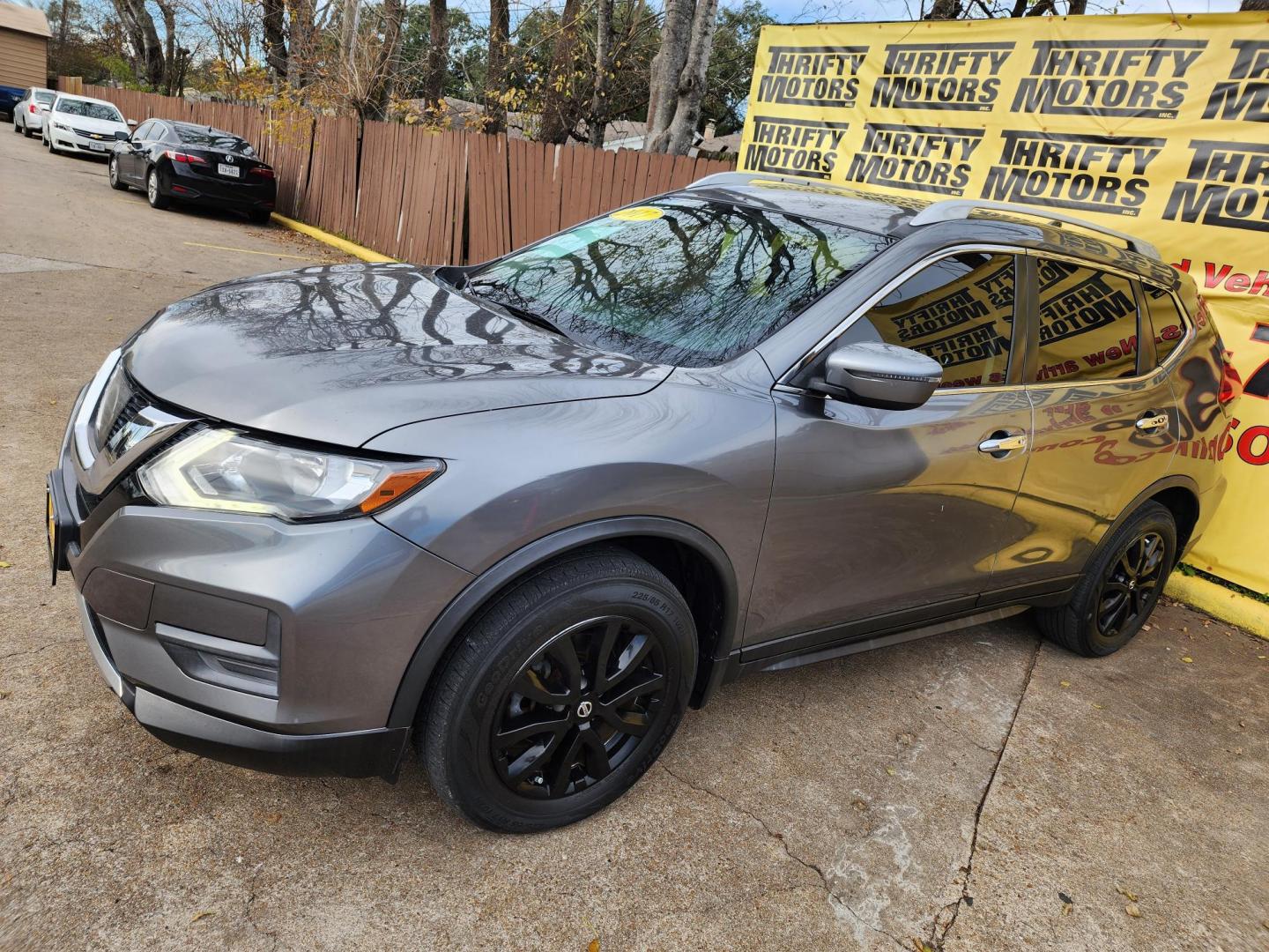 2017 Gray /Gray Nissan Rogue SL AWD (JN8AT2MV3HW) with an 2.5L L4 DOHC 16V engine, CVT transmission, located at 16710 Clay Rd., Houston, TX, 77084, (281) 859-7900, 29.834864, -95.656166 - Photo#1