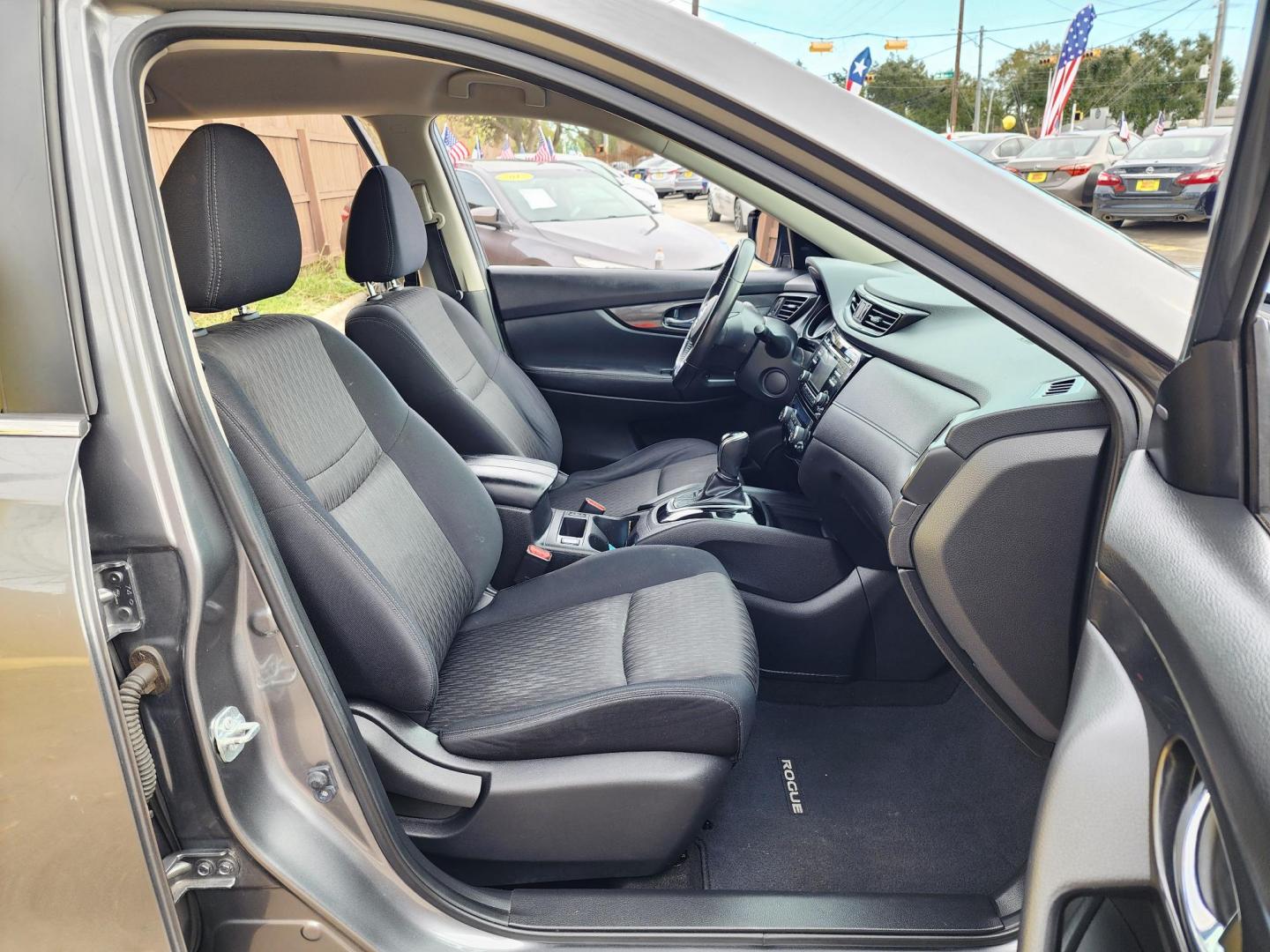 2017 Gray /Gray Nissan Rogue SL AWD (JN8AT2MV3HW) with an 2.5L L4 DOHC 16V engine, CVT transmission, located at 16710 Clay Rd., Houston, TX, 77084, (281) 859-7900, 29.834864, -95.656166 - Photo#13