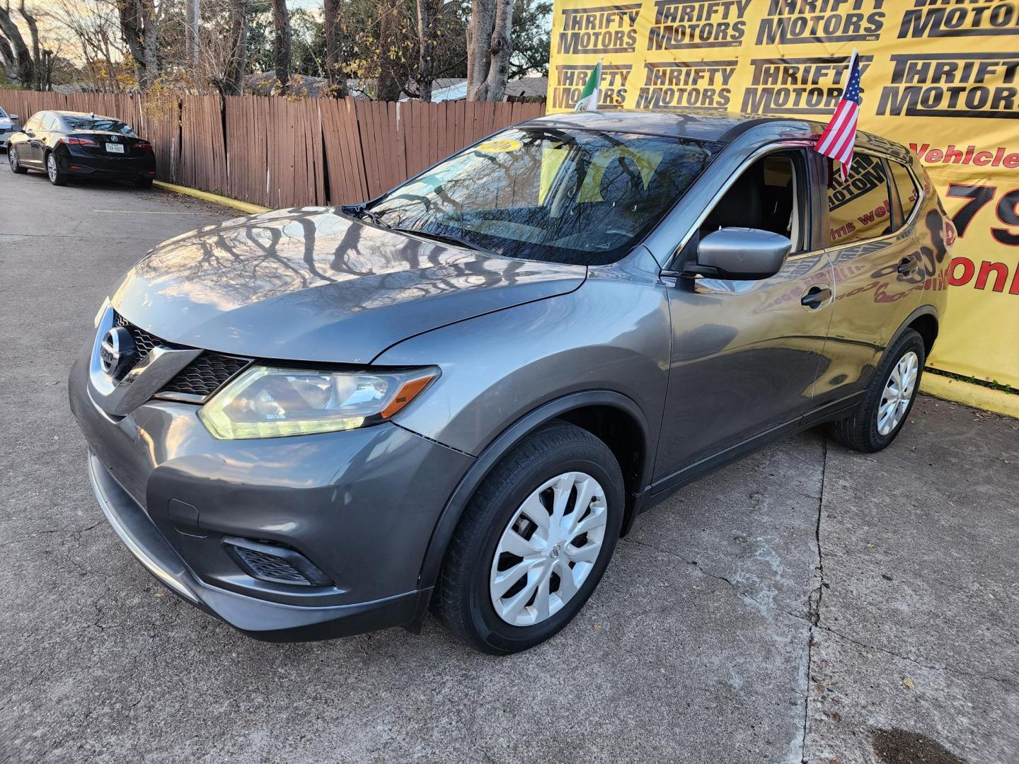 2016 Gray /Black Nissan Rogue S 2WD (JN8AT2MT9GW) with an 2.5L L4 DOHC 16V engine, CVT transmission, located at 16710 Clay Rd., Houston, TX, 77084, (281) 859-7900, 29.834864, -95.656166 - Photo#1