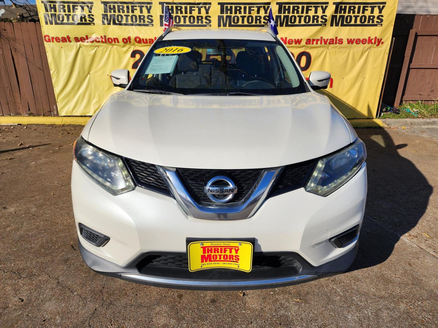 2016 White /Black Nissan Rogue S 2WD (JN8AT2MT0GW) with an 2.5L L4 DOHC 16V engine, CVT transmission, located at 16710 Clay Rd., Houston, TX, 77084, (281) 859-7900, 29.834864, -95.656166 - Photo#0