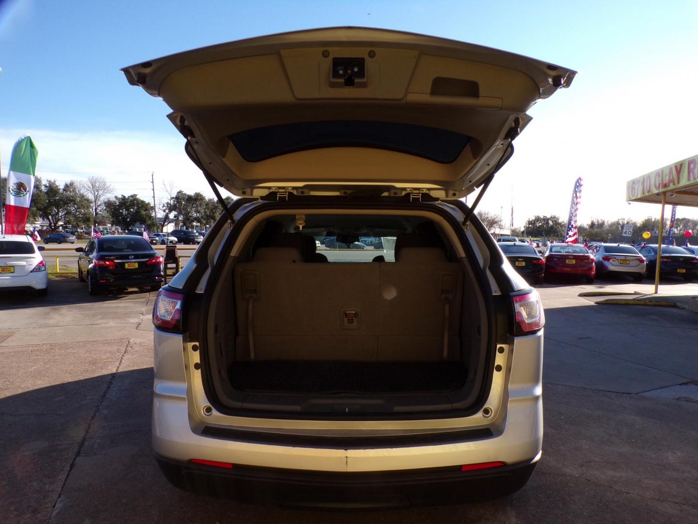 2016 Gray /Gray Chevrolet Traverse LS FWD (1GNKRFKD0GJ) with an 3.6L V6 DOHC 24V engine, 6A transmission, located at 16710 Clay Rd., Houston, TX, 77084, (281) 859-7900, 29.834864, -95.656166 - Photo#14