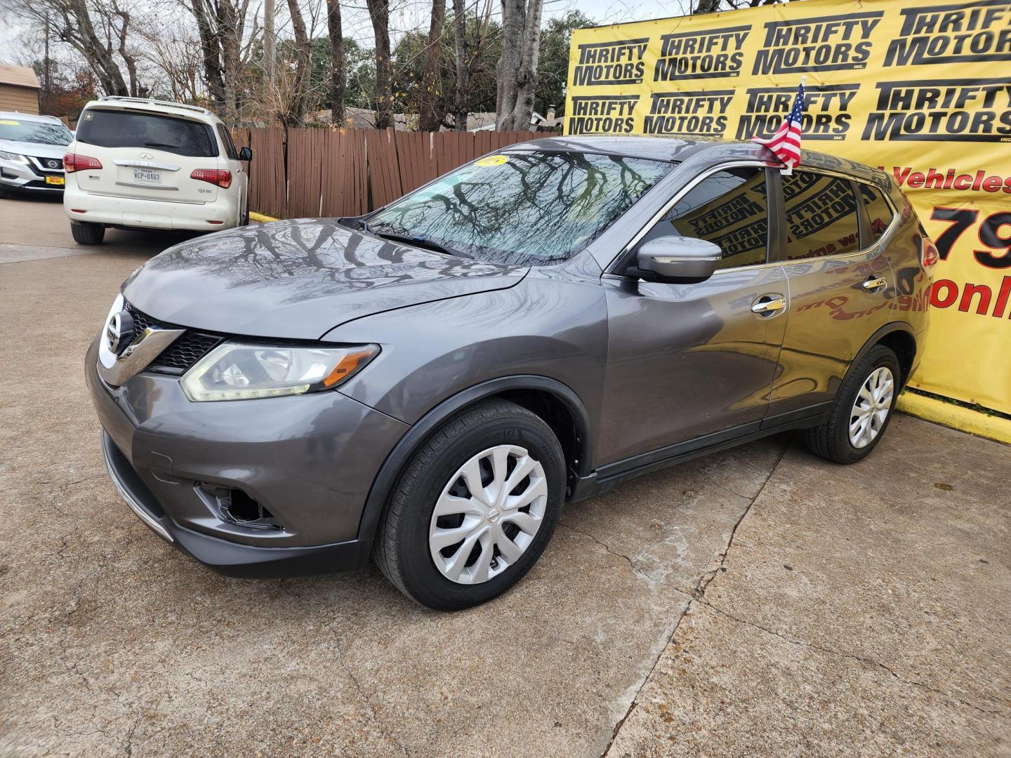 2015 Gray /Tan Nissan Rogue S 2WD (KNMAT2MTXFP) with an 2.5L L4 DOHC 16V engine, Continuously Variable Transmission transmission, located at 16710 Clay Rd., Houston, TX, 77084, (281) 859-7900, 29.834864, -95.656166 - Photo#1