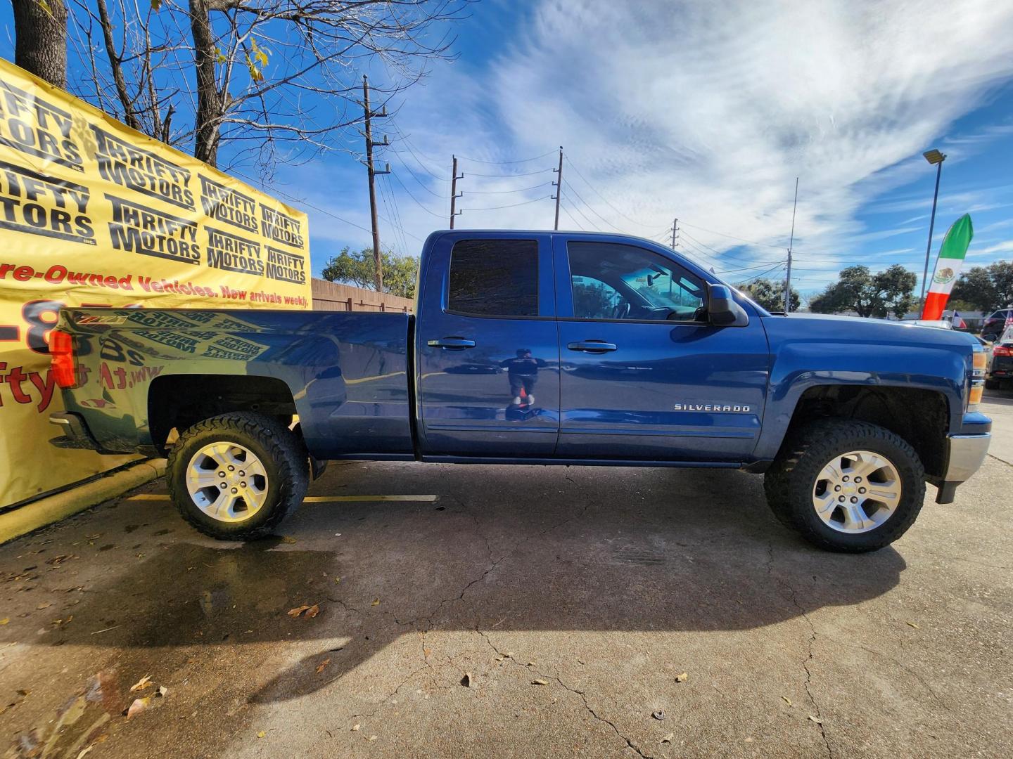 2015 Blue /Gray Chevrolet Silverado 1500 LT Double Cab 4WD (1GCVKREC9FZ) with an 5.3L V8 OHV 16V engine, 6-Speed Automatic transmission, located at 16710 Clay Rd., Houston, TX, 77084, (281) 859-7900, 29.834864, -95.656166 - Photo#3