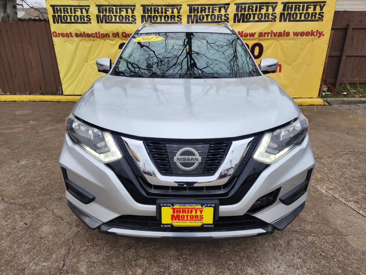 2017 Silver /Gray Nissan Rogue SL FWD (KNMAT2MT4HP) with an 2.5L L4 DOHC 16V engine, Automatic transmission, located at 16710 Clay Rd., Houston, TX, 77084, (281) 859-7900, 29.834864, -95.656166 - Photo#0