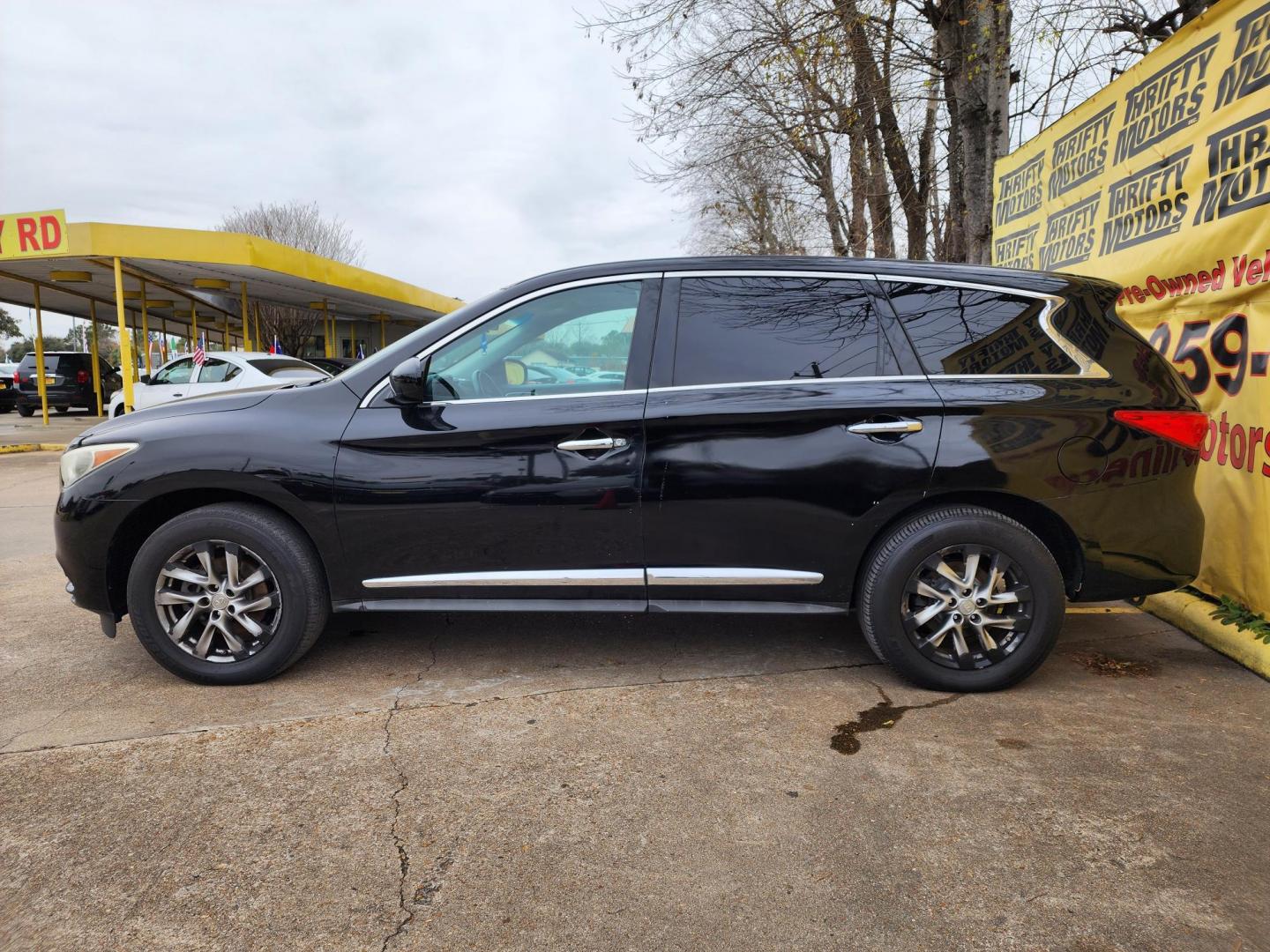 2013 Black /Black Infiniti JX AWD (5N1AL0MMXDC) with an 3.5L V6 DOHC 24V engine, Continuously Variable Transmission transmission, located at 16710 Clay Rd., Houston, TX, 77084, (281) 859-7900, 29.834864, -95.656166 - Photo#4