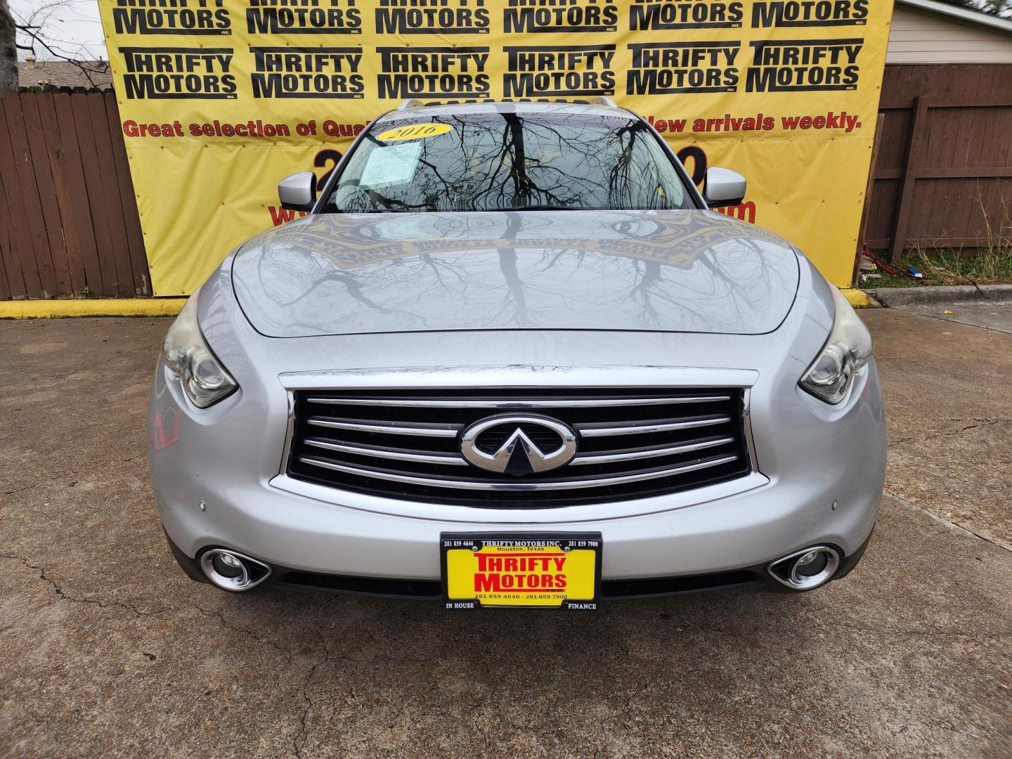 2016 Silver /Gray Infiniti QX70 Base (JN8CS1MU5GM) with an 3.7L V6 DOHC 24V engine, 7A transmission, located at 16710 Clay Rd., Houston, TX, 77084, (281) 859-7900, 29.834864, -95.656166 - Photo#0