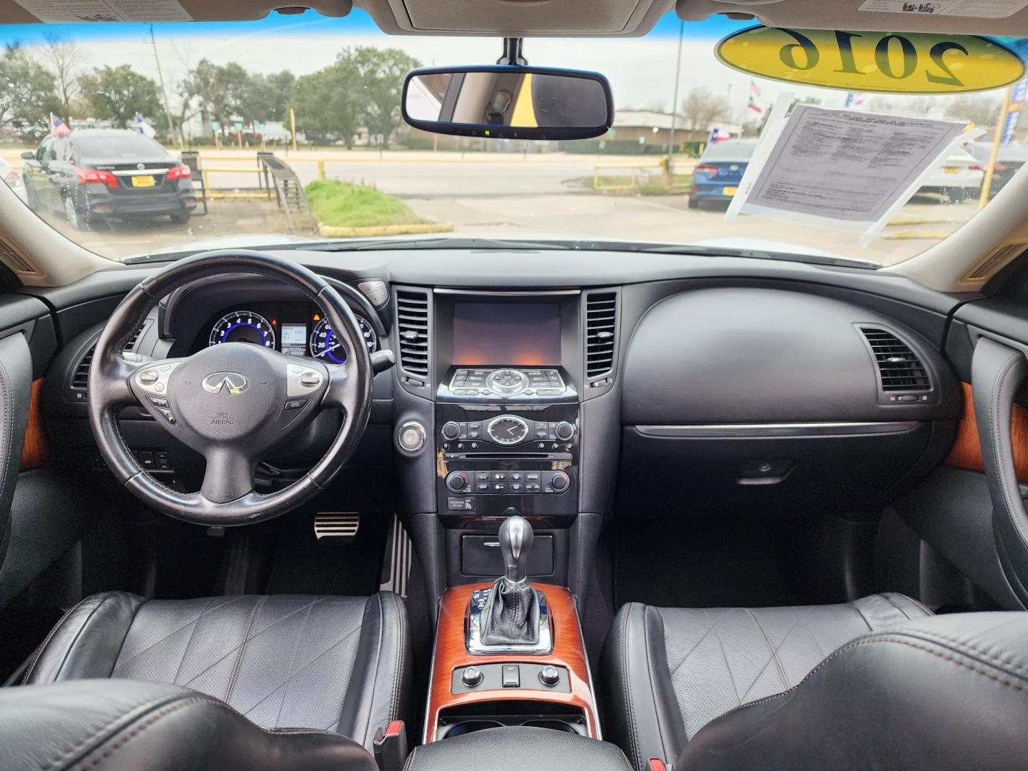 2016 Silver /Gray Infiniti QX70 Base (JN8CS1MU5GM) with an 3.7L V6 DOHC 24V engine, 7A transmission, located at 16710 Clay Rd., Houston, TX, 77084, (281) 859-7900, 29.834864, -95.656166 - Photo#9