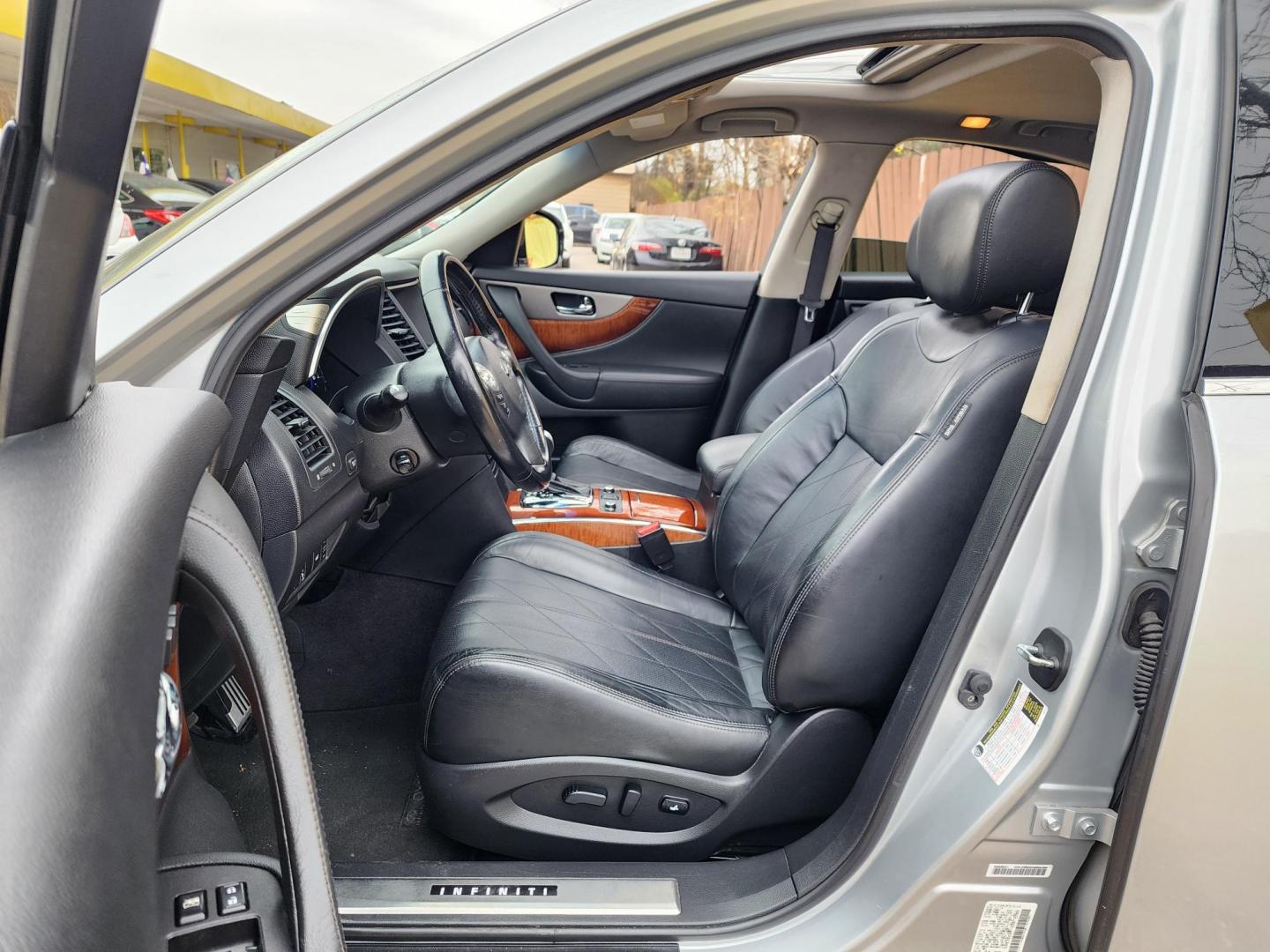 2016 Silver /Gray Infiniti QX70 Base (JN8CS1MU5GM) with an 3.7L V6 DOHC 24V engine, 7A transmission, located at 16710 Clay Rd., Houston, TX, 77084, (281) 859-7900, 29.834864, -95.656166 - Photo#11