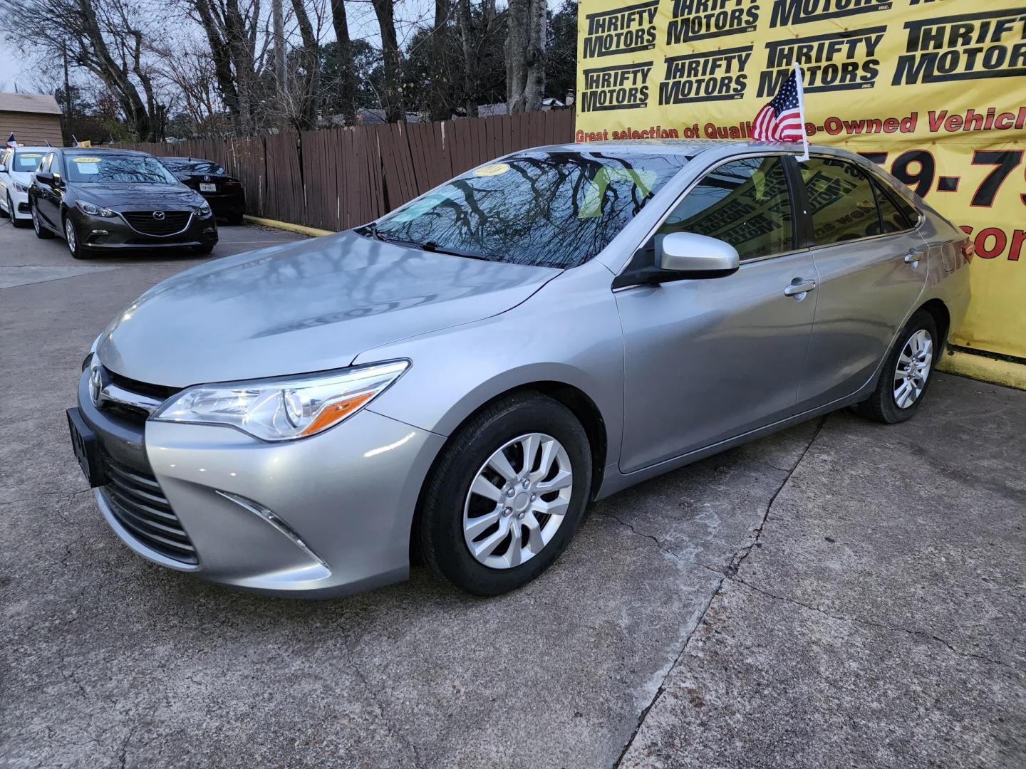 2016 Gray /Gray Toyota Camry XSE (4T4BF1FK5GR) with an 2.5L L4 DOHC 16V engine, Automatic 6-Speed transmission, located at 16710 Clay Rd., Houston, TX, 77084, (281) 859-7900, 29.834864, -95.656166 - Photo#1