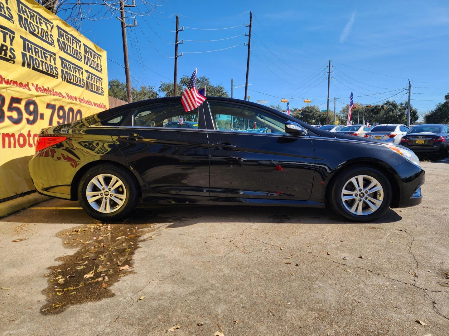 2014 Black /beige Hyundai Sonata GLS (5NPEB4AC3EH) with an 2.4L L4 DOHC 16V engine, 6-Speed Automatic transmission, located at 16710 Clay Rd., Houston, TX, 77084, (281) 859-7900, 29.834864, -95.656166 - Photo#3