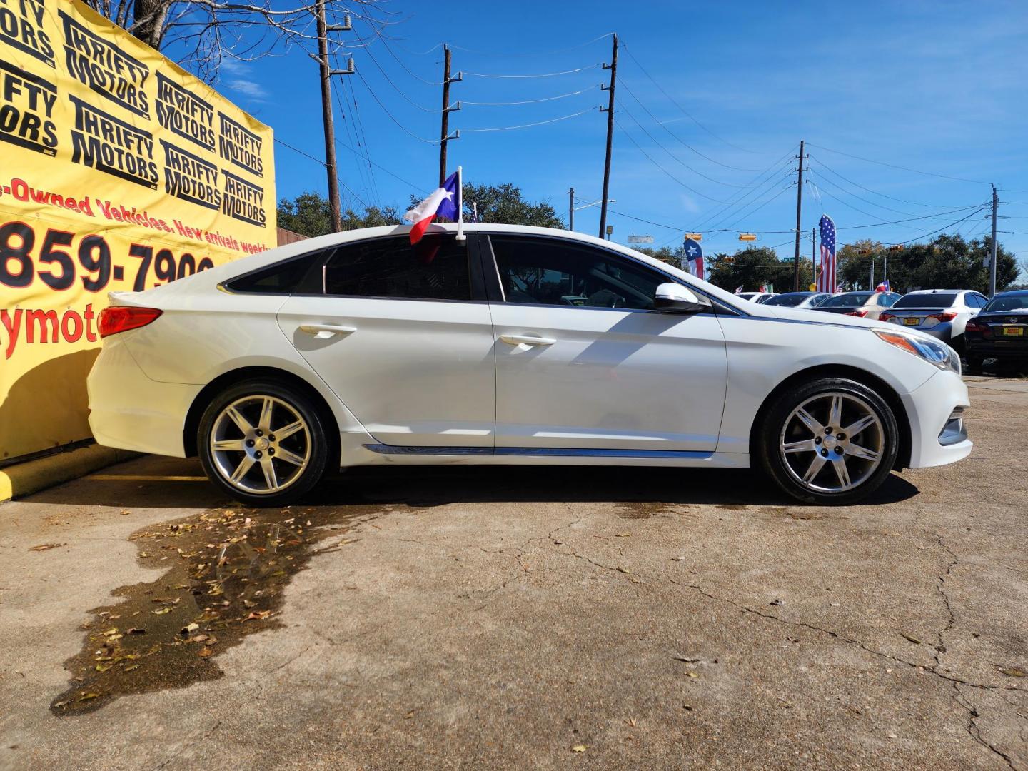 2017 White /BLACK Hyundai Sonata Sport 2.0T (5NPE34AB6HH) with an 2.0L L4 DOHC 16V TURBO engine, Automatic 6-Speed transmission, located at 16710 Clay Rd., Houston, TX, 77084, (281) 859-7900, 29.834864, -95.656166 - Photo#3