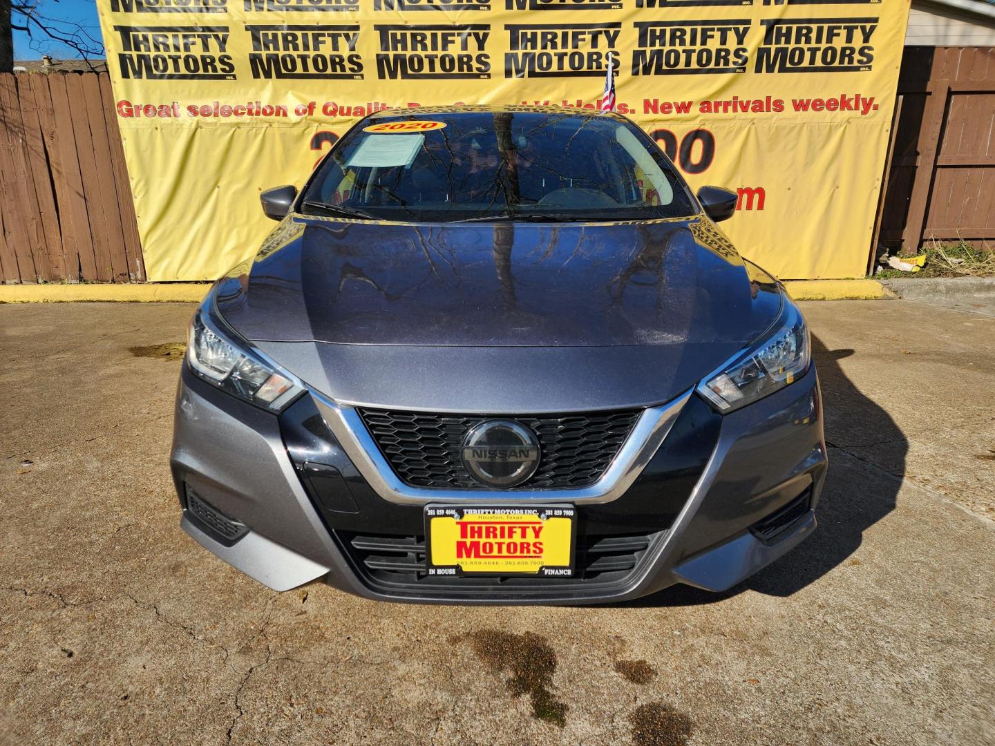 2020 Gray /gray Nissan Versa SV (3N1CN8EVXLL) with an 1.6L L4 DOHC 16V engine, Automatic transmission, located at 16710 Clay Rd., Houston, TX, 77084, (281) 859-7900, 29.834864, -95.656166 - Photo#0