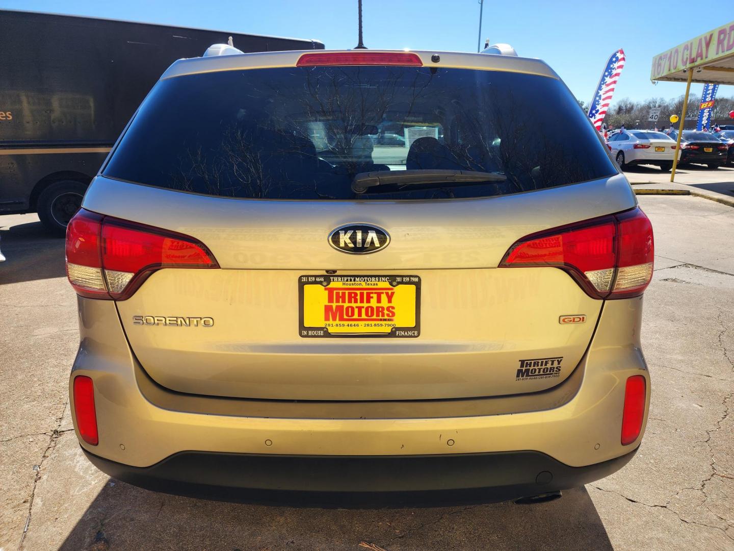 2015 Silver /Beige Kia Sorento LX 2WD (5XYKT3A68FG) with an 2.4L L4 DOHC 16V engine, Automatic 6-Speed transmission, located at 16710 Clay Rd., Houston, TX, 77084, (281) 859-7900, 29.834864, -95.656166 - Photo#5