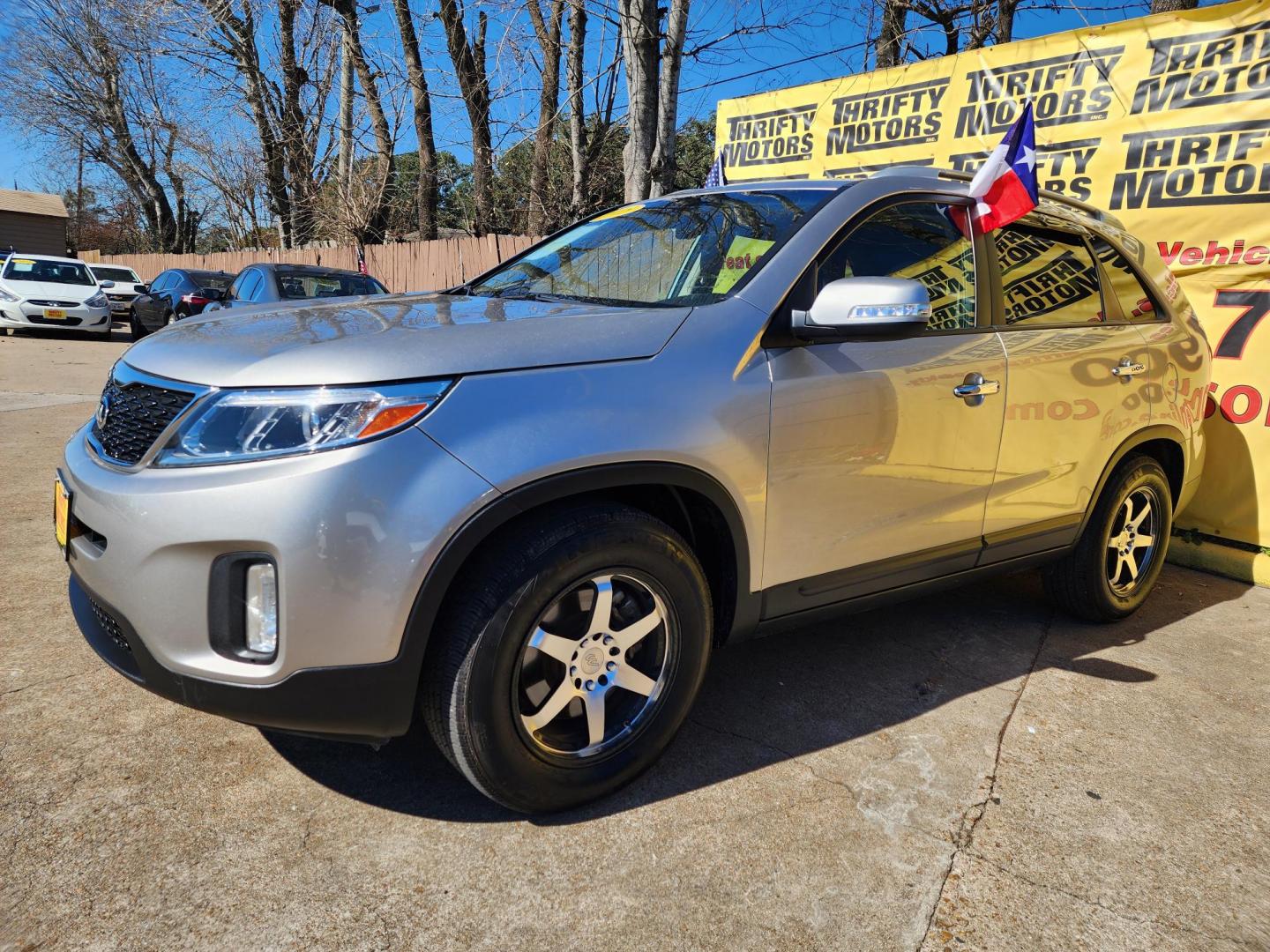 2015 Silver /Beige Kia Sorento LX 2WD (5XYKT3A68FG) with an 2.4L L4 DOHC 16V engine, Automatic 6-Speed transmission, located at 16710 Clay Rd., Houston, TX, 77084, (281) 859-7900, 29.834864, -95.656166 - Photo#1