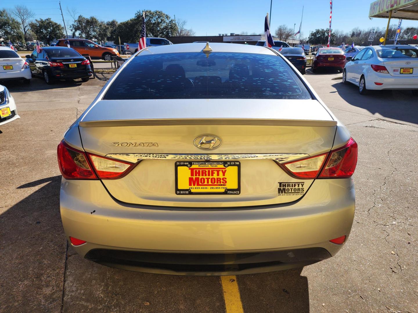 2014 Silver /Gray Hyundai Sonata GLS (5NPEB4AC0EH) with an 2.4L L4 DOHC 16V engine, 6-Speed Automatic transmission, located at 16710 Clay Rd., Houston, TX, 77084, (281) 859-7900, 29.834864, -95.656166 - Photo#5